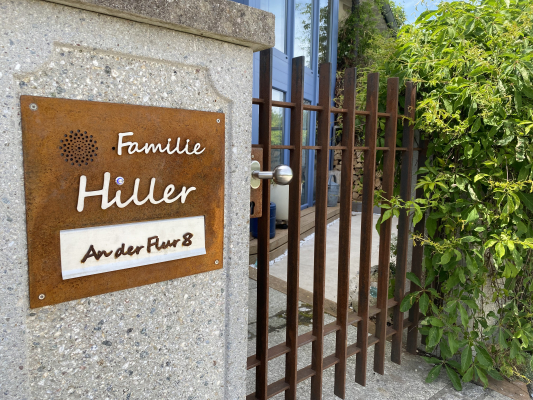 Sprechstellenplatte    Edelstahl  u.  CorTen  Stahl rostig