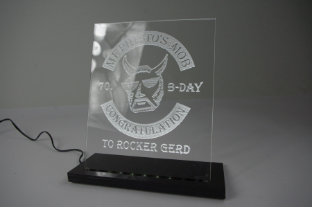 Acrylglas LED Leuchtschild mit Lasergravur